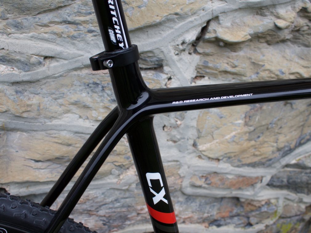 carrera cyclocross bike